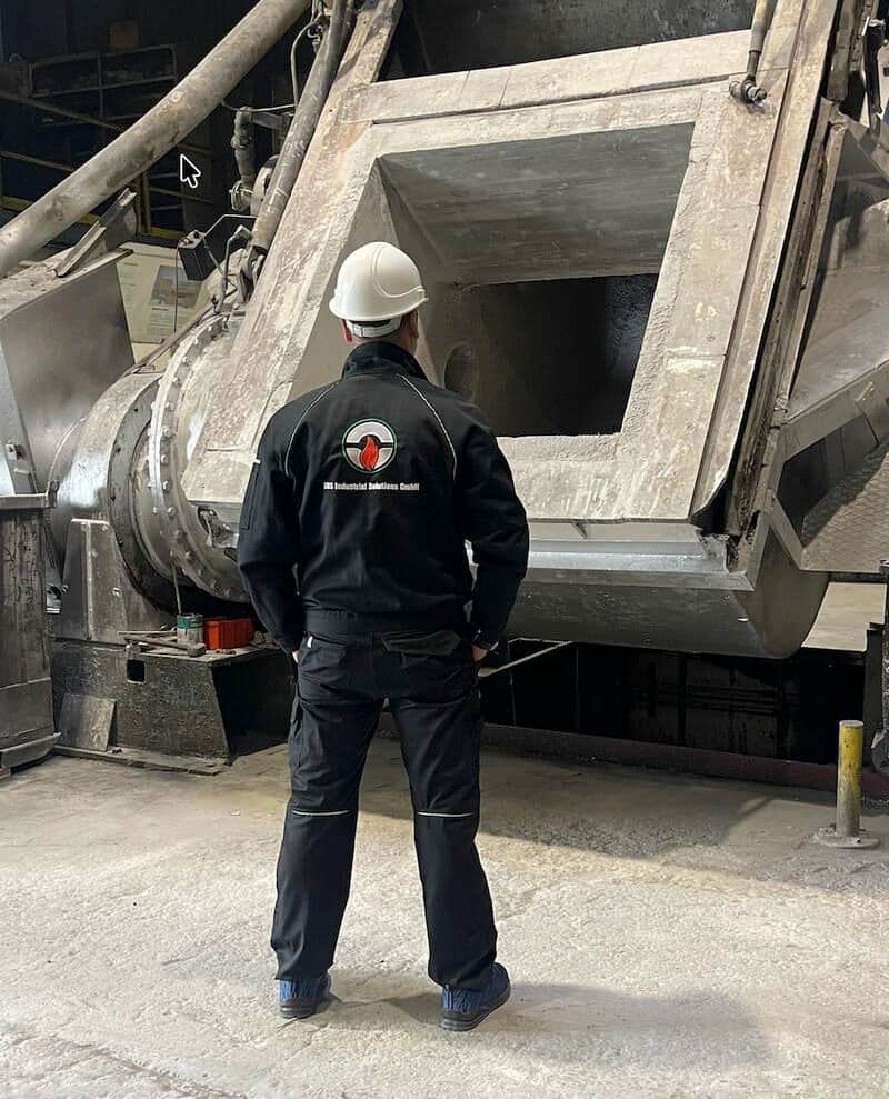 Charging chamber of an aluminium melting furnace renewed