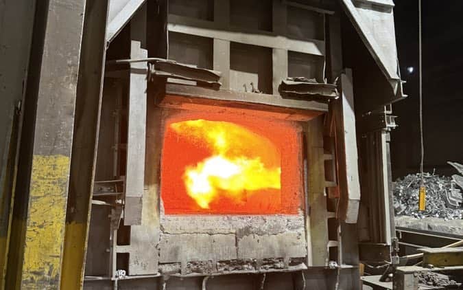 View into the lining of a melting furnace for condition assessment