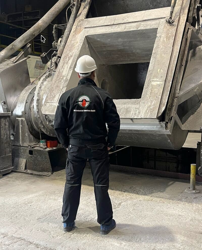 Charging chamber of an aluminium melting furnace renewed