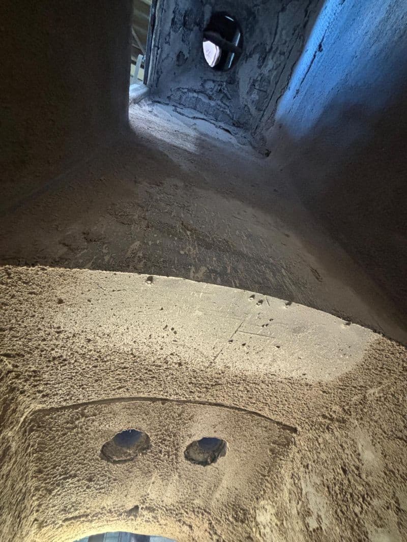 Detailansicht der neu zugestellten Schachtwand