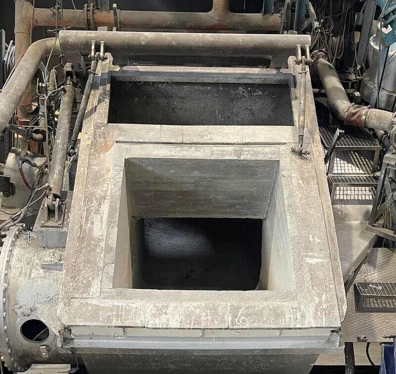Close-up of the new lining in the charging chamber